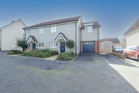 4 bedroom semi-detached house for sale, Petty Croft, Chelmsford CM1