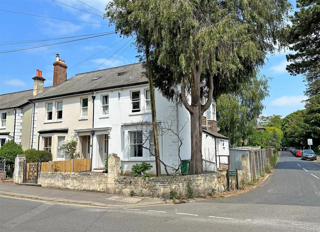Holmesdale Road, Reigate 1 bed flat for sale £225,000