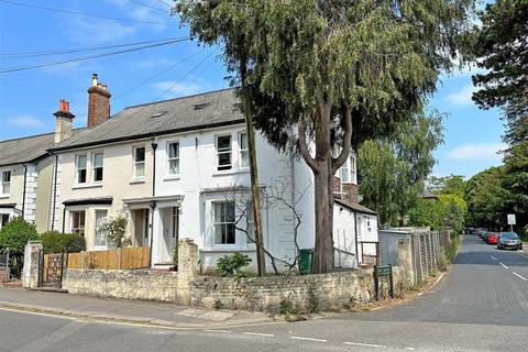 Flat 3, 113 Holmesdale Road, Reigate, RH2 0BT