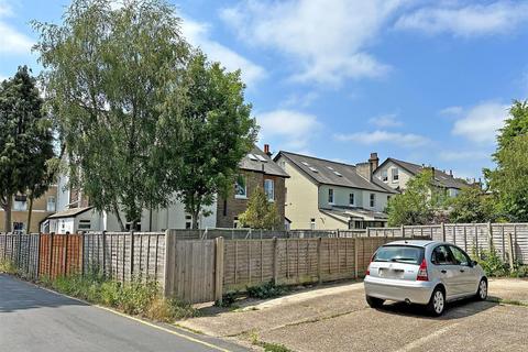 Flat 3, 113 Holmesdale Road, Reigate, RH2 0BT