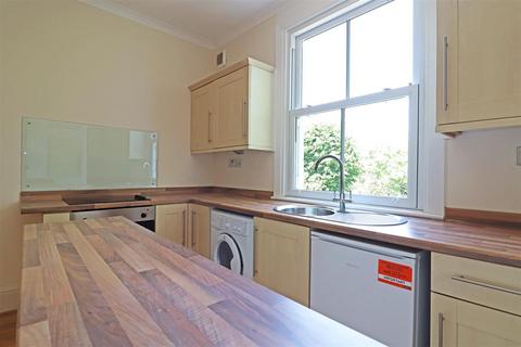 Flat 3, 113 Holmesdale Road, Reigate, RH2 0BT