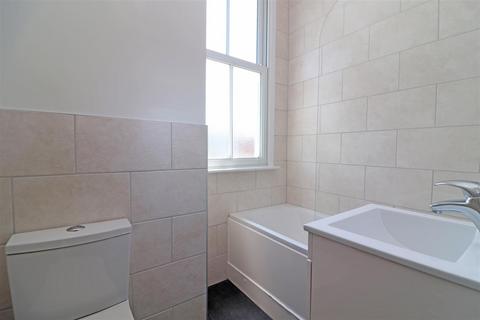 Flat 3, 113 Holmesdale Road, Reigate, RH2 0BT