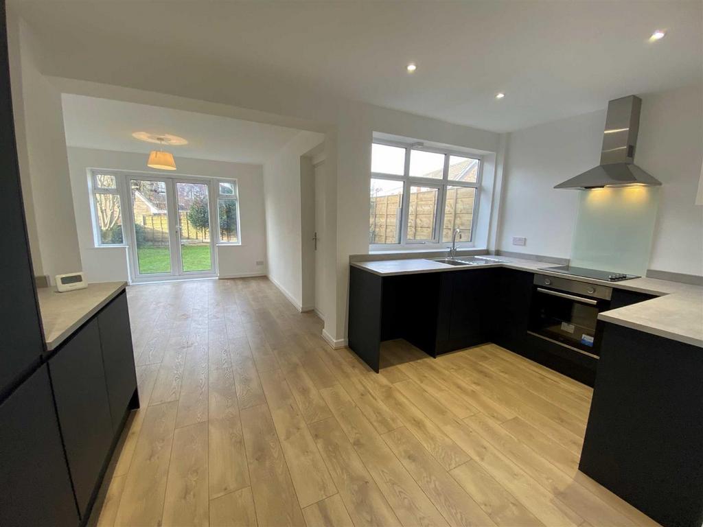 Tytherington Drive, Macclesfield 3 bed semidetached house for sale £