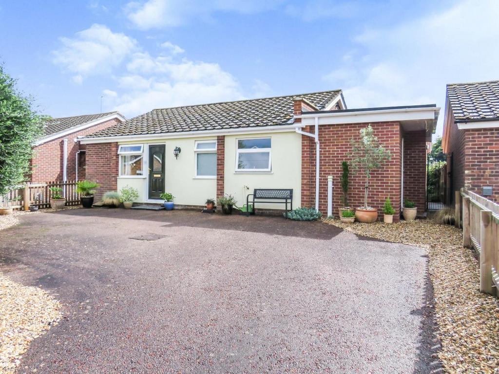 Spinney Close, Brandon IP27 3 bed detached bungalow for sale £240,000