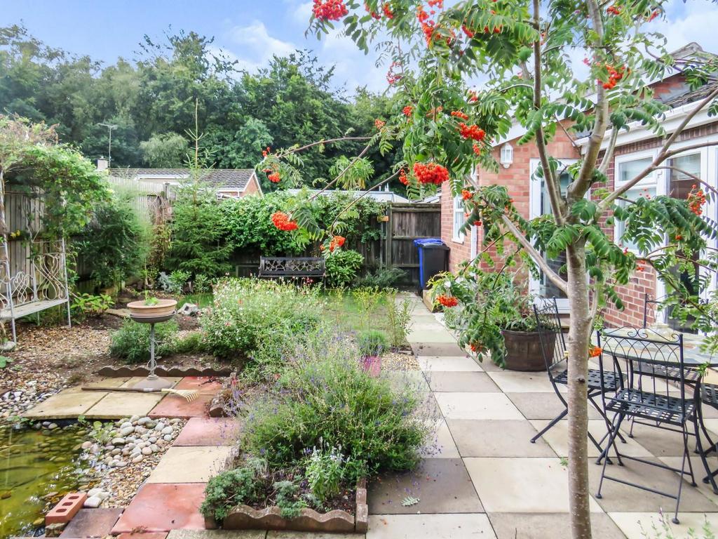 Spinney Close, Brandon IP27 3 bed detached bungalow for sale £240,000
