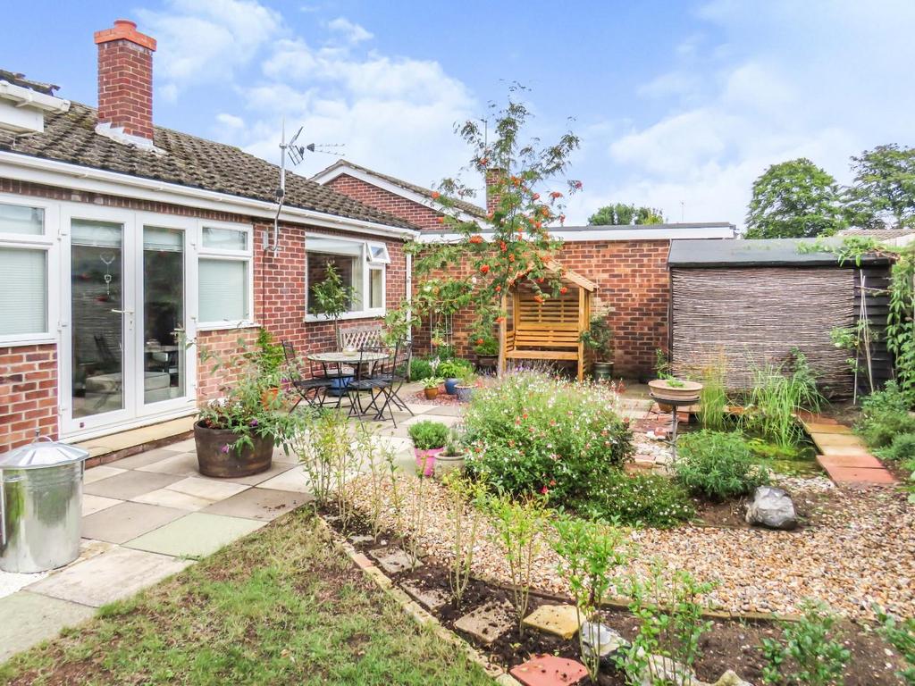 Spinney Close, Brandon IP27 3 bed detached bungalow for sale £240,000