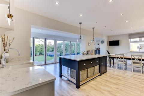 4 bedroom detached house for sale, Marine Crescent, Goring-By-Sea, Worthing