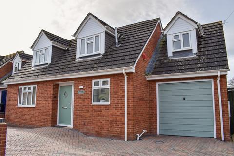 2 bedroom detached house for sale, Gordon Road, Highcliffe, BH23