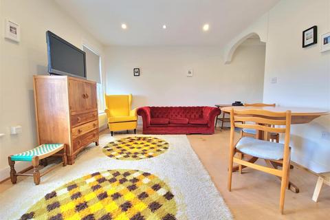 1 bedroom flat to rent, Garfeild Road, Margate