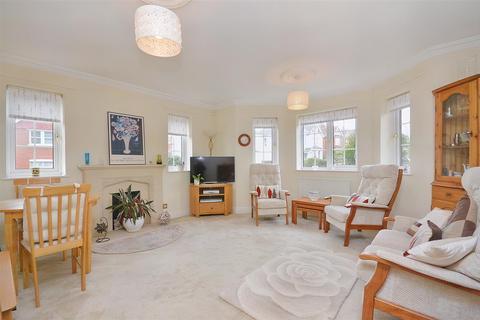 2 bedroom flat for sale, Selwyn Road, Eastbourne