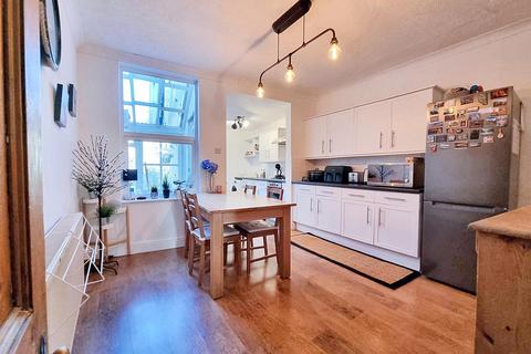 3 bedroom terraced house for sale, North Street, Stanground