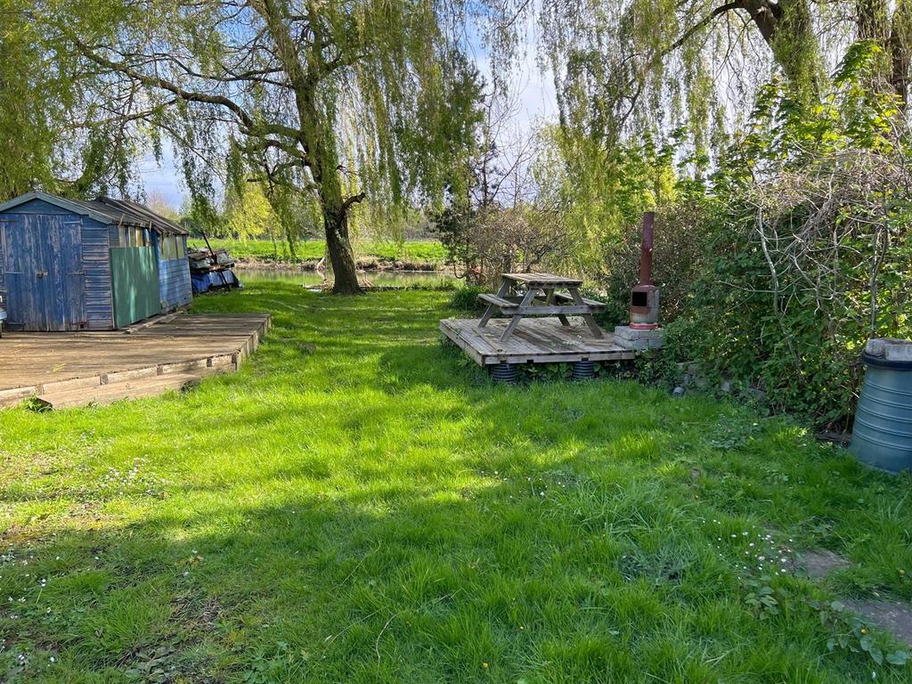 Rear Garden North Street 5.jpg
