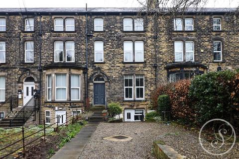 2 bedroom flat for sale, Westhill Terrace, Harrogate Road, Leeds