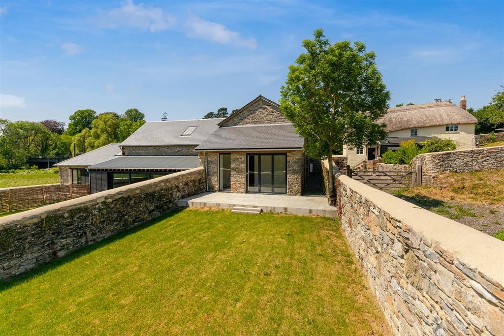 A64 - Barns @ Higher Court Barns, Littlehempston -