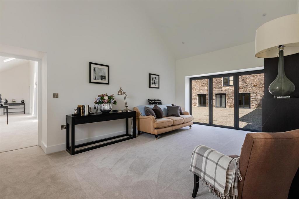 A08 - Barns @ Higher Court Barns, Littlehempston -
