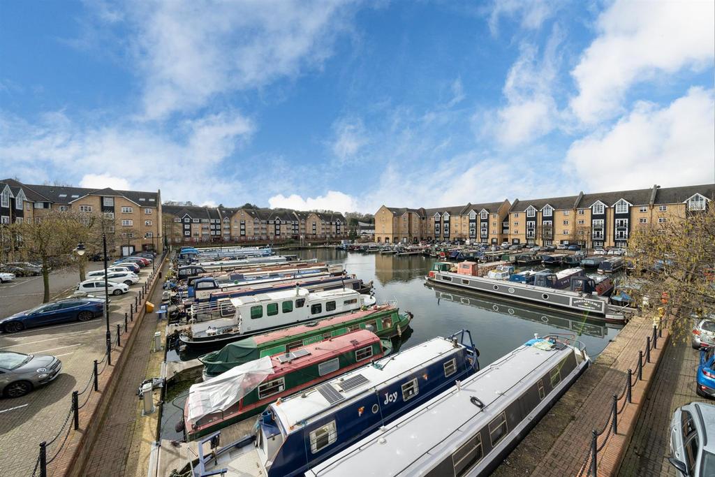 Stephenson Wharf, Apsley Lock... 2 bed apartment for sale £295,000