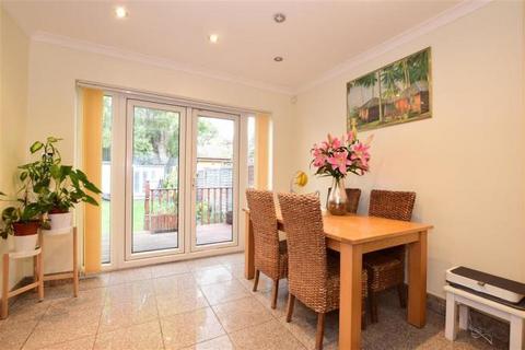3 bedroom house to rent - St. Albans Avenue, London