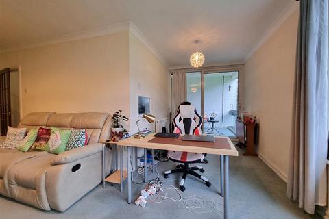 20, Amethyst Court Chelmscote Road, Solihull, B92 8BY