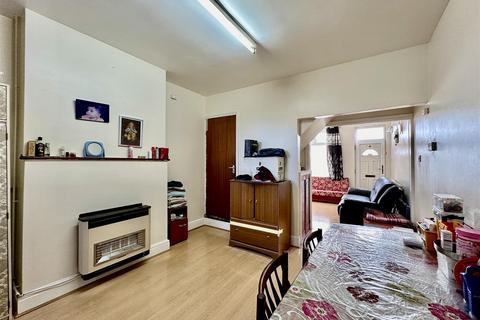 3 bedroom terraced house for sale, Harrison Road, Leicester LE4