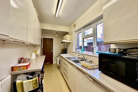 3 bedroom terraced house for sale, Harrison Road, Leicester LE4