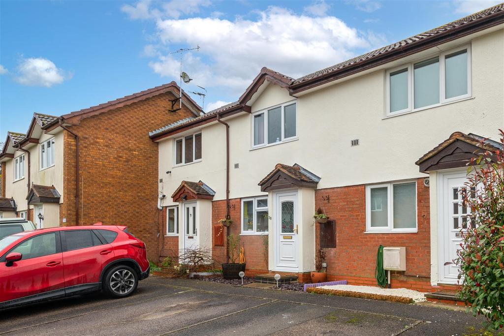 Hayes Walk, Horley 2 bed terraced house for sale £340,000