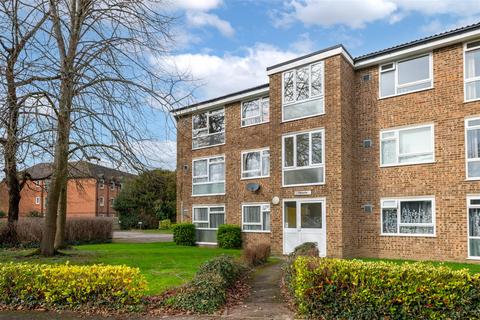 2 bedroom flat for sale, Aurum Close, Horley