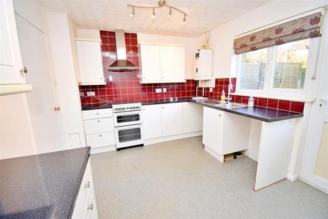 47 Ambleside, Rugby, CV21 1JB
