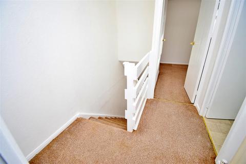 47 Ambleside, Rugby, CV21 1JB