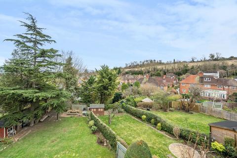 26 Litchfield Way, Guildford, GU2 7QH