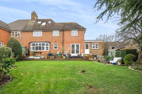 26 Litchfield Way, Guildford, GU2 7QH