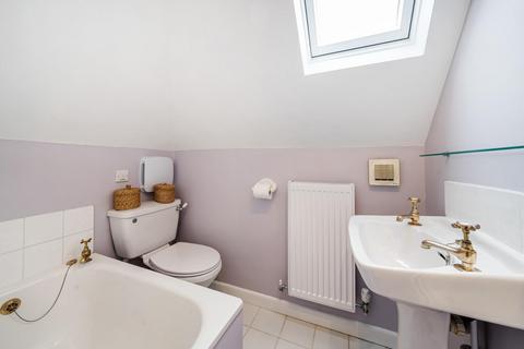 26 Litchfield Way, Guildford, GU2 7QH