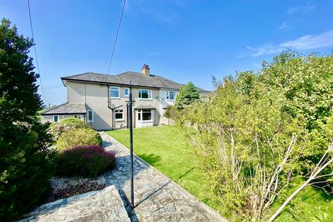 4 bedroom semi-detached house for sale, Llwynhudol, Pwllheli