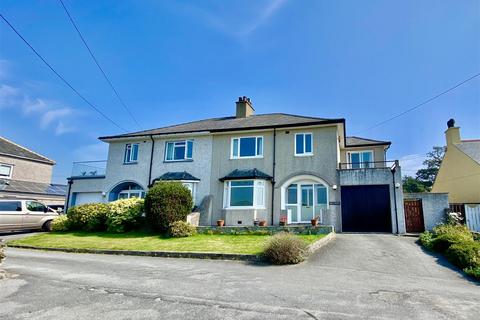 4 bedroom semi-detached house for sale, Llwynhudol, Pwllheli