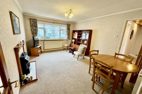 2 bedroom flat for sale, Churton Street, Pwllheli