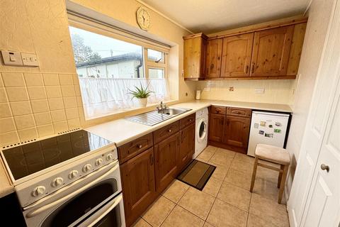 2 bedroom flat for sale, Churton Street, Pwllheli