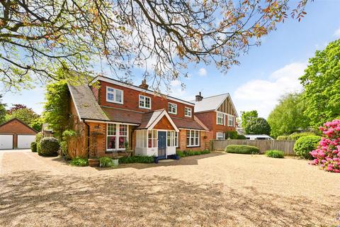 Rivendell Level Mare Lane, Eastergate, Chichester, PO20 3SA