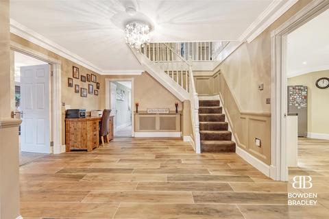 5 bedroom detached house for sale, Church Road, Ramsden Bellhouse, Billericay