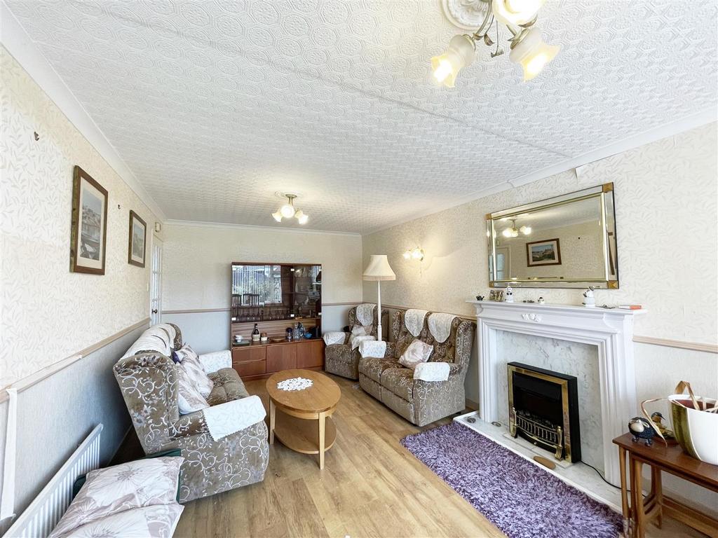 Redcliff Close, Scarborough YO11 3 bed detached bungalow for sale £
