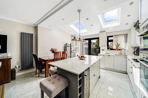 34 Hawkdene, London, E4 7PF