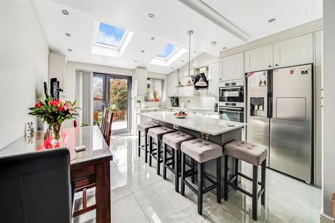 34 Hawkdene, London, E4 7PF