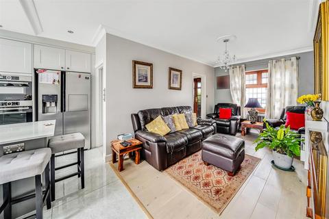 34 Hawkdene, London, E4 7PF