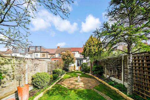 34 Hawkdene, London, E4 7PF