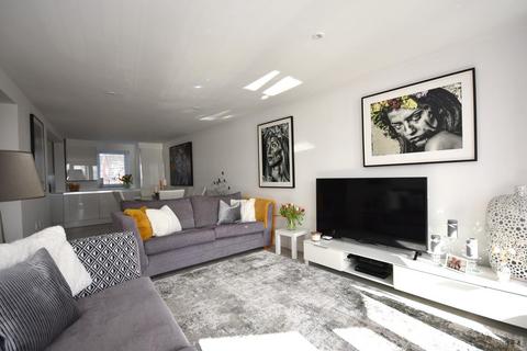 2 bedroom apartment for sale - 9 Ty Gambig, Clos Yr Wylan, Barry, CF62 5DF