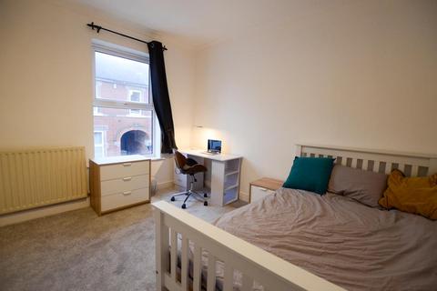 3 bedroom house to rent, Radbourne Street, Derby DE22