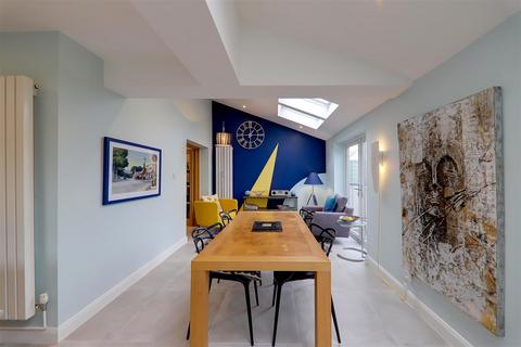 3 North Avenue, Goring By Sea, Worthing, BN12 4DA