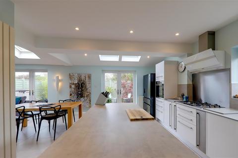 3 North Avenue, Goring By Sea, Worthing, BN12 4DA