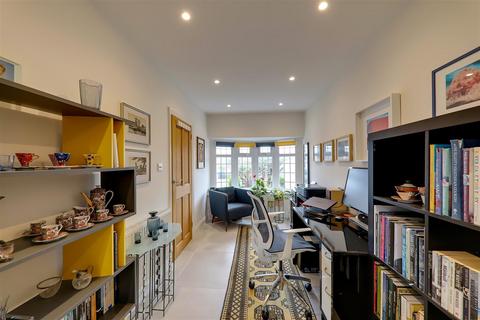 3 North Avenue, Goring By Sea, Worthing, BN12 4DA