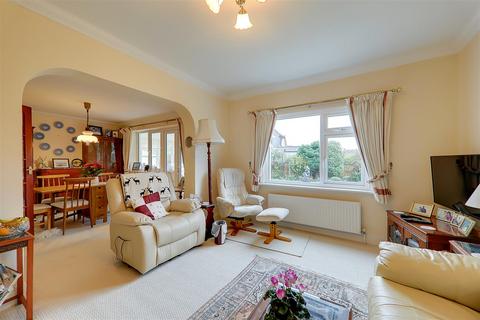 2 bedroom detached bungalow for sale, Ferring Close, Worthing BN12