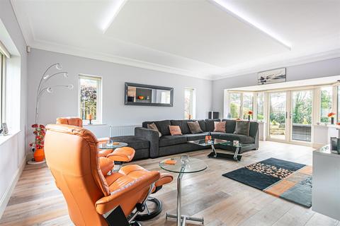 3 Knowle Green, Sheffield, S17 3AP