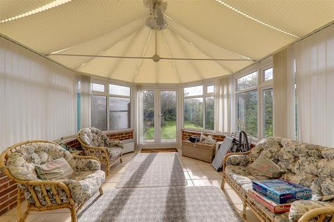 39 Coniston Road, Goring By Sea, Worthing, BN12 6JT